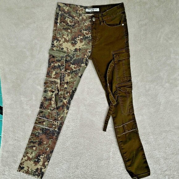 Reelistik NYC Half Split Camouflage and Green Cargo Jeans Womens Size 29 Straps - Picture 1 of 13
